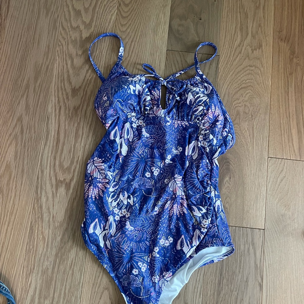 Gap 1 piece maternity bathing suit small
